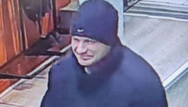 В Кирове ищут мужчину, который продал подделку вместо флагманского смартфона