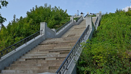 На улицах Кирова отремонтируют 12 лестниц