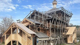 В Вятских Полянах реставрируют деревянную церковь XVIII века