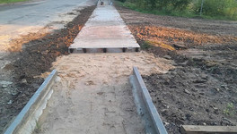 В трёх населённых пунктах Кировской области строят тротуары