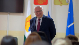 Губернатор Александр Соколов поздравил кировских педагогов с Днём учителя