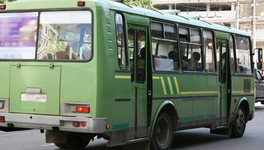 В Кирове водитель троллейбуса со злости протаранил автобус с пассажирами