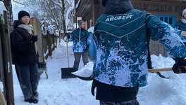 Студенческие отряды помогают районам Кировской области справиться со снегом