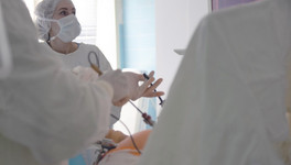 В кировской больнице пожилым пациентам проводят сложные операции без разрезов