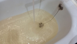 Ни власть, ни фильтры не помогают: село под Слободским пятый год пьет ржавую воду