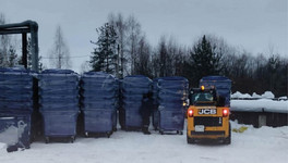 К 650-летию в Кирове устанавливают новые синие контейнеры для мусора