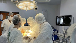 Кировские травматологи помогли 17-летней девушке избавиться от тяжёлого дефекта позвоночника
