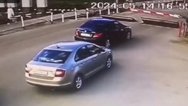 На улице Лепсе поезд насмерть сбил женщину. Видео