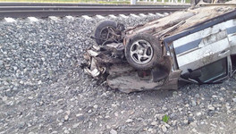 Смертельное ДТП в Котельничском районе: водитель «ВАЗа» выехал на переезд под несущийся пассажирский поезд