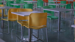 В части школ Кировской области работники столовых не соблюдали правила личной гигиены