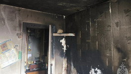 Пенсионерка оставила горящие свечи и ушла в гости - в квартире случился пожар