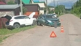 В Красной Поляне столкнулись «Мазда» и «Джили»