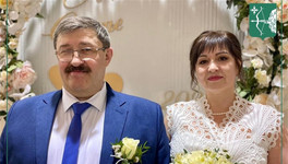 В кировском Дворце бракосочетания свадьбу сыграла 500-я пара