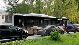 К местам захоронений в Кирове организуют специальные маршруты автобусов