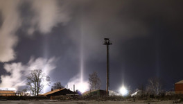 В Слободском сфотографировали необычное природное явление - световой лес
