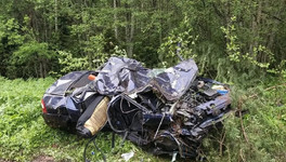 В Юрьянском районе «Лада» съехала в кювет и опрокинулась: трое погибли