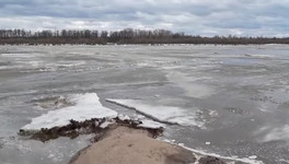 Жители Кировской области поделились кадрами ледохода на реках региона