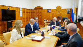 Соколов обсудил работу нового состава Заксобрания с партиями