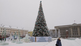 Кататься с горок на Театральной площади кировчанам разрешат после 25 декабря