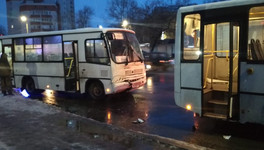 На улице Дзержинского столкнулись два автобуса: восемь человек пострадали