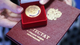 В Кирове золотые медали получат 242 выпускника