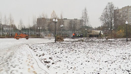 Асфальт в Кочуровском парке, уложенный в снег, проверят с помощью экспертизы