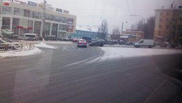 Почему Привокзальную площадь в Кирове превратили в парковку?