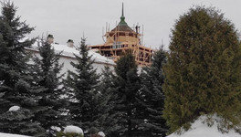 На территории Трифонова монастыря ремонтируют северо-восточную башню