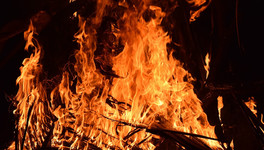 В Зуевке сотрудник РЖД спас людей из горящего дома