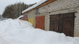 «Подрядчик завалил проезд снегом»: в Лянгасово инвалиды не могут добраться до своих гаражей