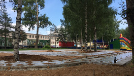 В парке у цирка застроили детскую площадку