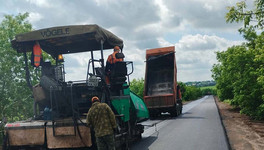 В Малмыжском районе продолжают ремонтировать дорогу к селу Аджим