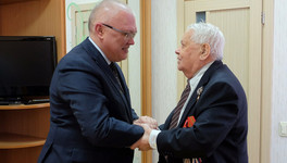 Лагерь в Крыму, иностранцы и юбилейная медаль. Главное за 4 февраля