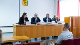 Кировским УК напомнили о снеге на крышах: в этом году его в 2,5 раза больше нормы