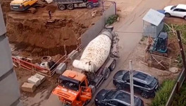 Застройщик в Кирове перекрыл проезд к двум домам