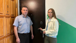 Врачу из Слободского района подарили двухкомнатную квартиру