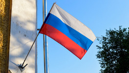 Детские сады и вузы обяжут повесить флаг России