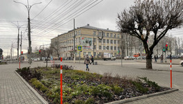 В зонах озеленения в Кирове начали устанавливать сигнальные столбики