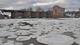 На реке Чепце образовались ледяные блины