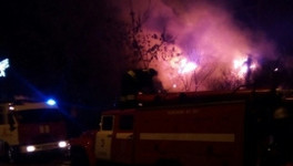 В ночь на субботу в Кирове горел нежилой дом на Урицкого