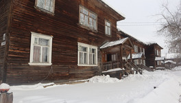 В Кирове жители дома полмесяца живут, как в тумане, из-за прорыва трубы отопления