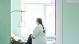 Кировские врачи 100 дней боролись за пациента с поражением почек и лёгких