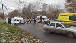 Шесть человек получили травмы при столкновении скорой помощи и «двенадцатой»