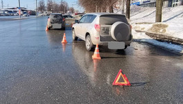 На Октябрьском проспекте столкнулись «Тойота» и «Опель», пострадала женщина
