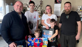 В Кирове исполнили новогоднее желание четырехлетнего Михаила в рамках акции «Ёлка желаний»