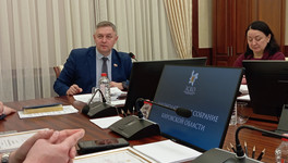 Роман Береснев считает, что дефицит педагогических кадров можно преодолеть повышением зарплат педагогов