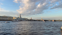 Редкое июльское наводнение в Петербурге: уровень воды близок к рекордному