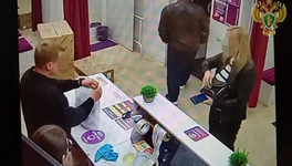 Кировчанку оштрафовали за оскорбление сотрудника пункта выдачи