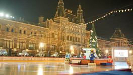 Директор Киркорова подрался с блогером на открытии катка ГУМа