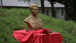 Коммунисты хотят установить памятник Сталину в детском парке в Орлове